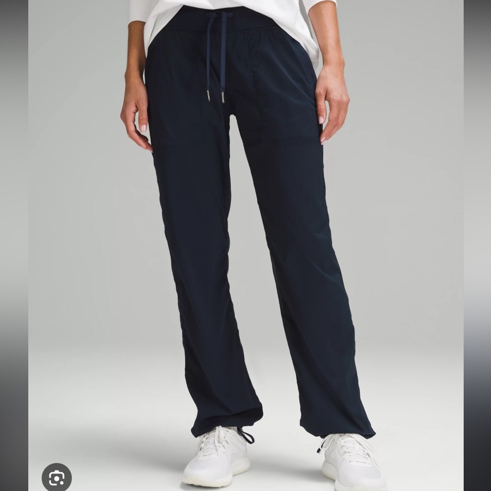 Lululemon dance studio mid rise pant short true navy 6